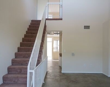 922 W 23rd Street - Photo Thumbnail 9