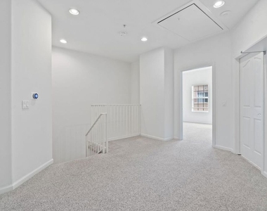3960 Pennsylvania Avenue - Photo Thumbnail 8