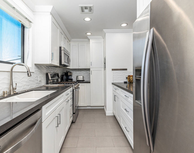 8911 Cynthia Street - Photo Thumbnail 8