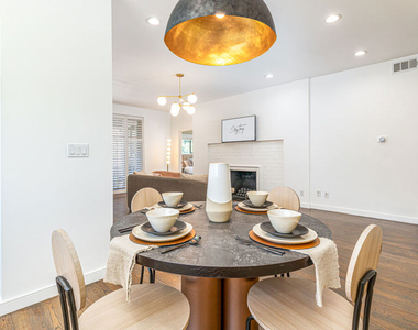 8911 Cynthia Street - Photo Thumbnail 6