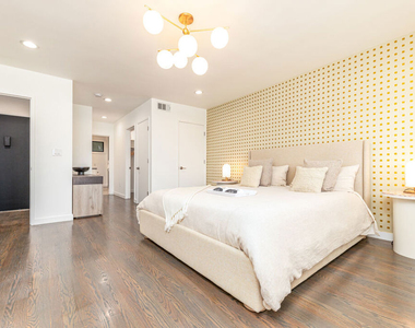 8911 Cynthia Street - Photo Thumbnail 12
