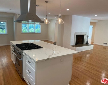2201 Coldwater Canyon Drive - Photo Thumbnail 7