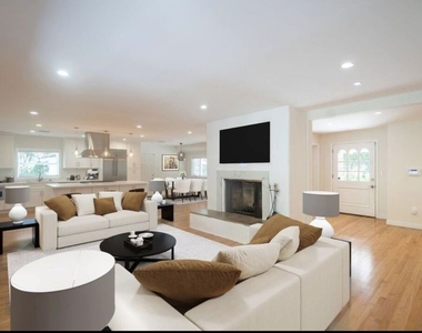 2201 Coldwater Canyon Drive - Photo Thumbnail 2