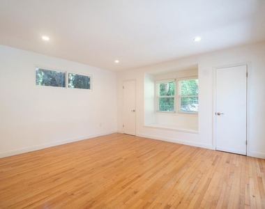 2201 Coldwater Canyon Drive - Photo Thumbnail 14