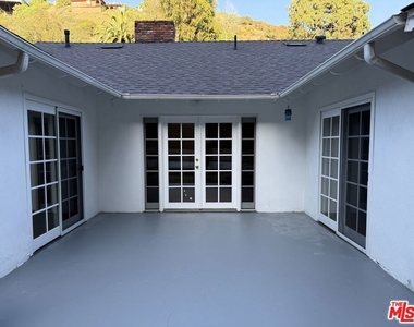 2201 Coldwater Canyon Drive - Photo Thumbnail 19