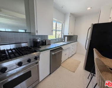 25119 Malibu Road - Photo Thumbnail 8