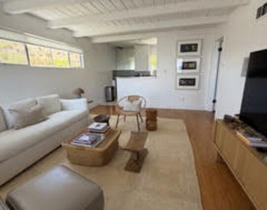 25119 Malibu Road - Photo Thumbnail 3