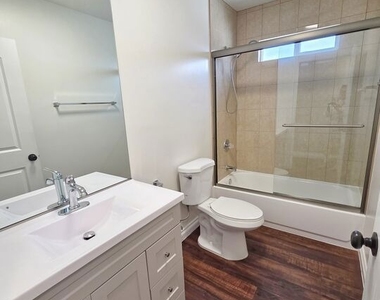 1719 W 39th Pl - Photo Thumbnail 12
