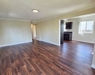 1719 W 39th Pl - Photo Thumbnail 6