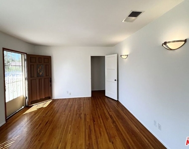 14013 Addison Street - Photo Thumbnail 1