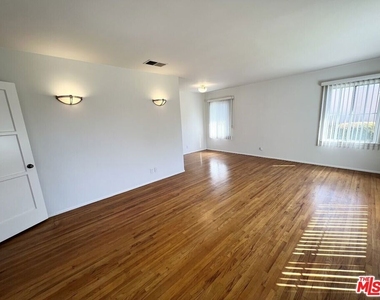 14013 Addison Street - Photo Thumbnail 2