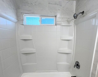 14202 Delano Street - Photo Thumbnail 7