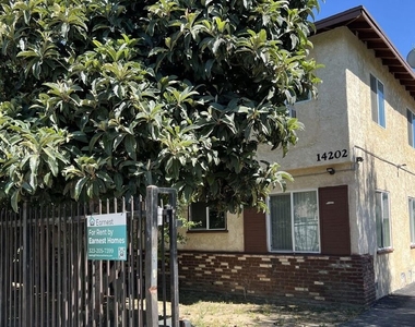 14202 Delano Street - Photo Thumbnail 14