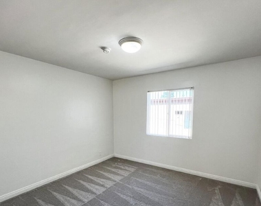14202 Delano Street - Photo Thumbnail 5
