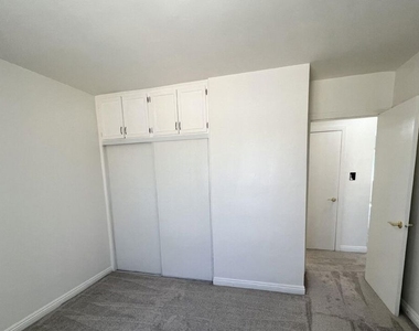 14202 Delano Street - Photo Thumbnail 6