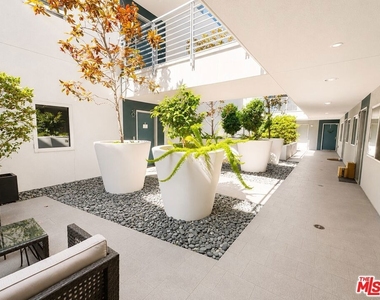 7857 W Manchester Avenue - Photo Thumbnail 29