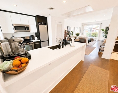 7857 W Manchester Avenue - Photo Thumbnail 6