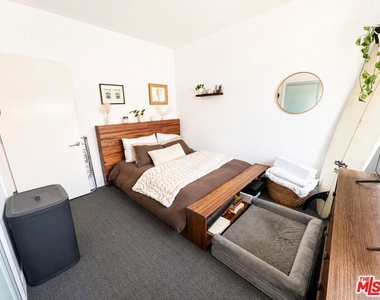 7857 W Manchester Avenue - Photo Thumbnail 22