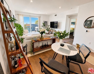 7857 W Manchester Avenue - Photo Thumbnail 14