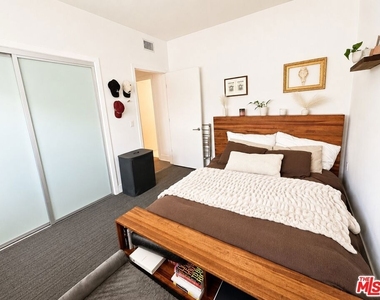 7857 W Manchester Avenue - Photo Thumbnail 23