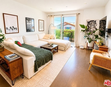 7857 W Manchester Avenue - Photo Thumbnail 16
