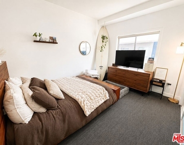 7857 W Manchester Avenue - Photo Thumbnail 21