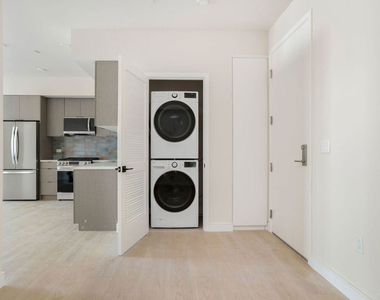 5320 Cartwright Avenue - Photo Thumbnail 7