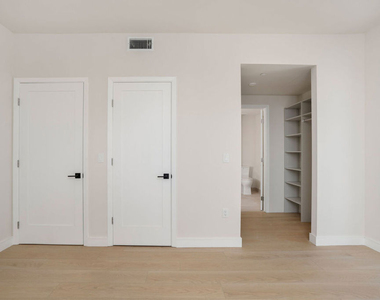 5320 Cartwright Avenue - Photo Thumbnail 5