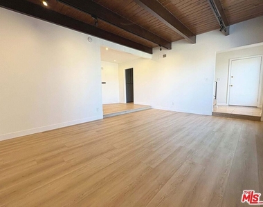 870 Figueroa Terrace - Photo Thumbnail 2