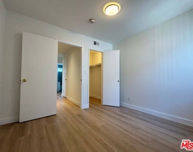 870 Figueroa Terrace - Photo Thumbnail 23