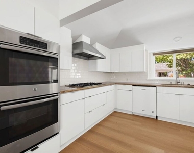 2120 Linda Flora Drive - Photo Thumbnail 4