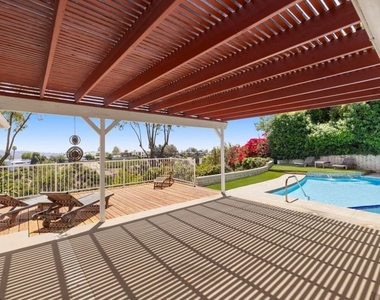 2120 Linda Flora Drive - Photo Thumbnail 15