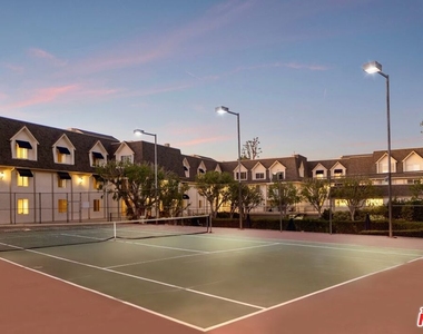 2385 Roscomare Road - Photo Thumbnail 28
