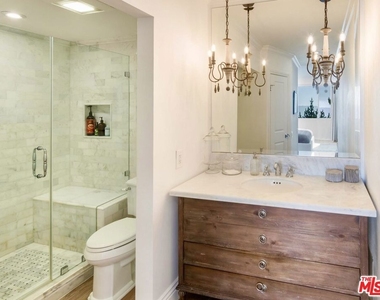 2385 Roscomare Road - Photo Thumbnail 18