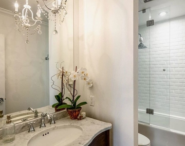 2385 Roscomare Road - Photo Thumbnail 12