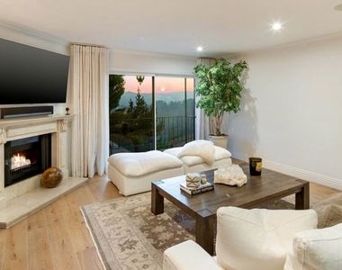 2385 Roscomare Road - Photo Thumbnail 22