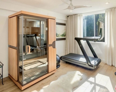 2385 Roscomare Road - Photo Thumbnail 11