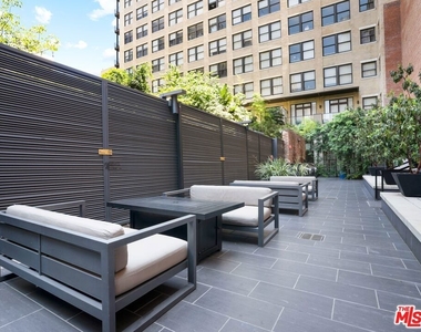 460 S Spring Street - Photo Thumbnail 26