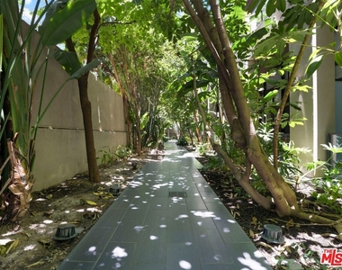 460 S Spring Street - Photo Thumbnail 20