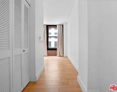 460 S Spring Street - Photo Thumbnail 16