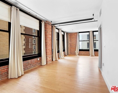 460 S Spring Street - Photo Thumbnail 10