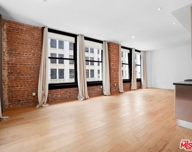 460 S Spring Street - Photo Thumbnail 15