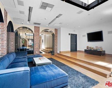 460 S Spring Street - Photo Thumbnail 27
