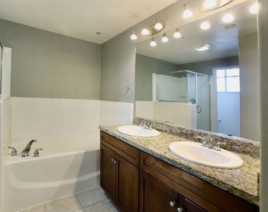 629 Traction Avenue - Photo Thumbnail 10