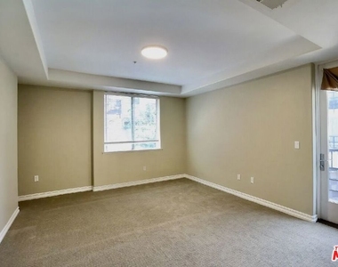629 Traction Avenue - Photo Thumbnail 4