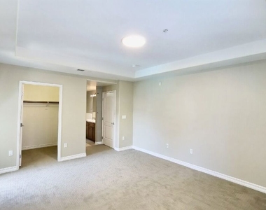 629 Traction Avenue - Photo Thumbnail 7