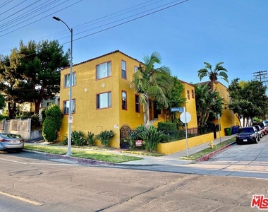 605 1/2 Tularosa Drive - Photo Thumbnail 7