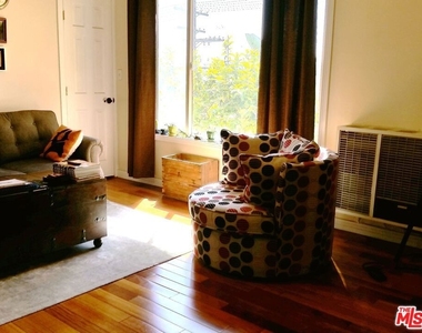 605 1/2 Tularosa Drive - Photo Thumbnail 2