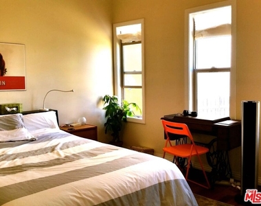 605 1/2 Tularosa Drive - Photo Thumbnail 14
