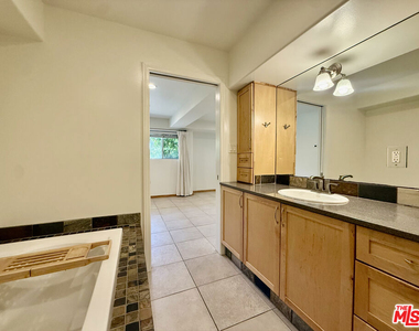 11946 Dorothy Street - Photo Thumbnail 6